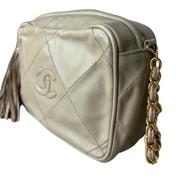 Chanel Vintage Tan Beige Quilted 24K Gold Chain Strap Camera Bag - Picture 3 of 15
